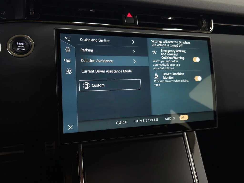 Certified Used 2024 White Land Rover Dynamic image 27