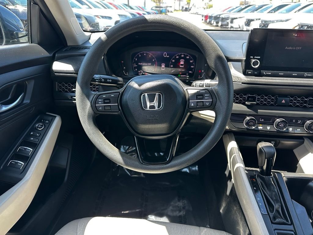 Used 2024  Honda LX image 19