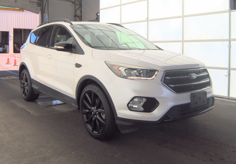 2019 Ford Escape Titanium 4WD's photo