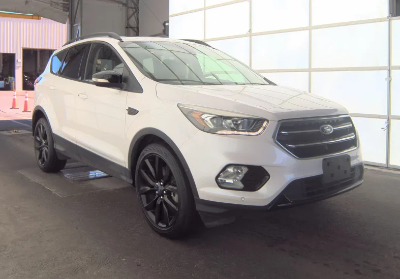 2019 Ford Escape Titanium 4WD's photo