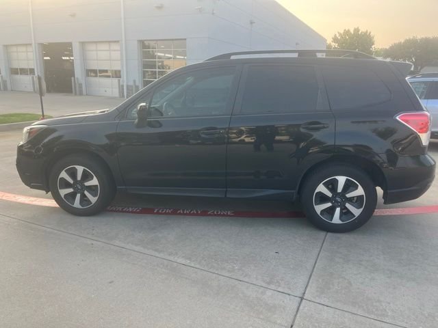 Used 2018 Black Subaru 2.5i Premium image 5