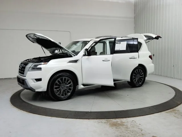 Used 2024 White Nissan Platinum image 12