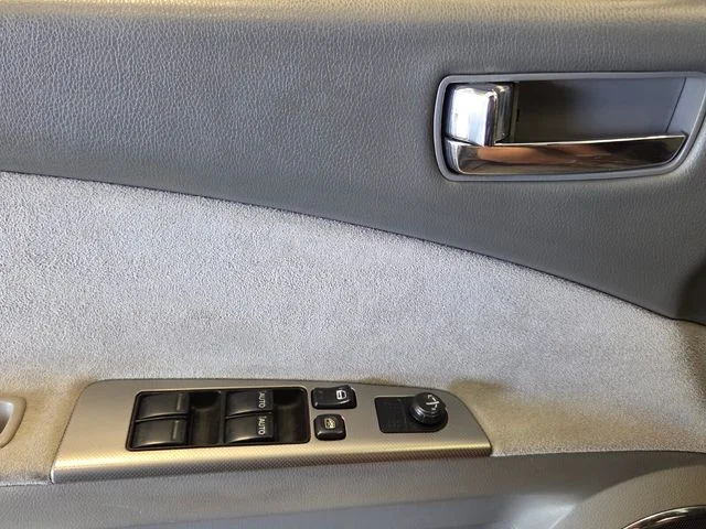 Used 2006 Silver Nissan 2.5 S image 24