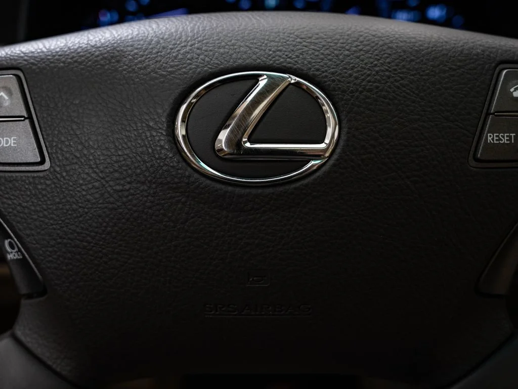Used 2011 Obsidian Lexus 460 image 31