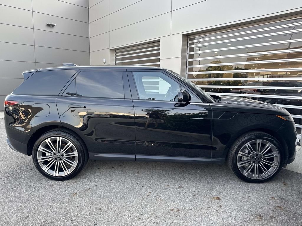 Certified Used 2024 Santorini Black Metallic Land Rover SE image 9