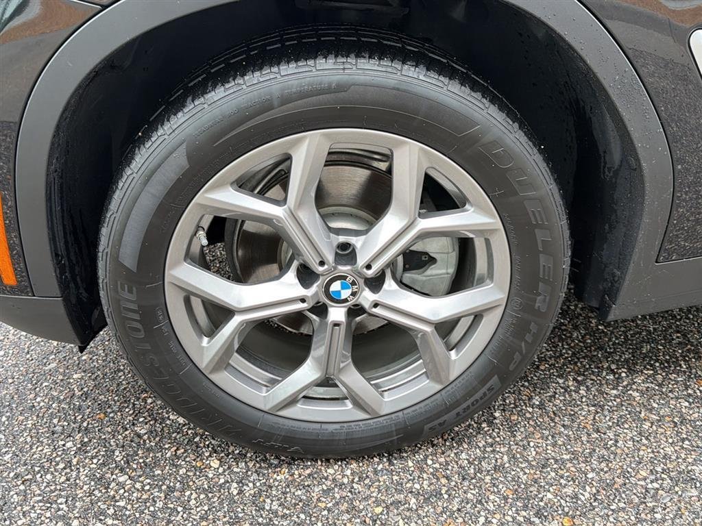 Used 2020 Carbon Black Metallic BMW xDrive30i image 3