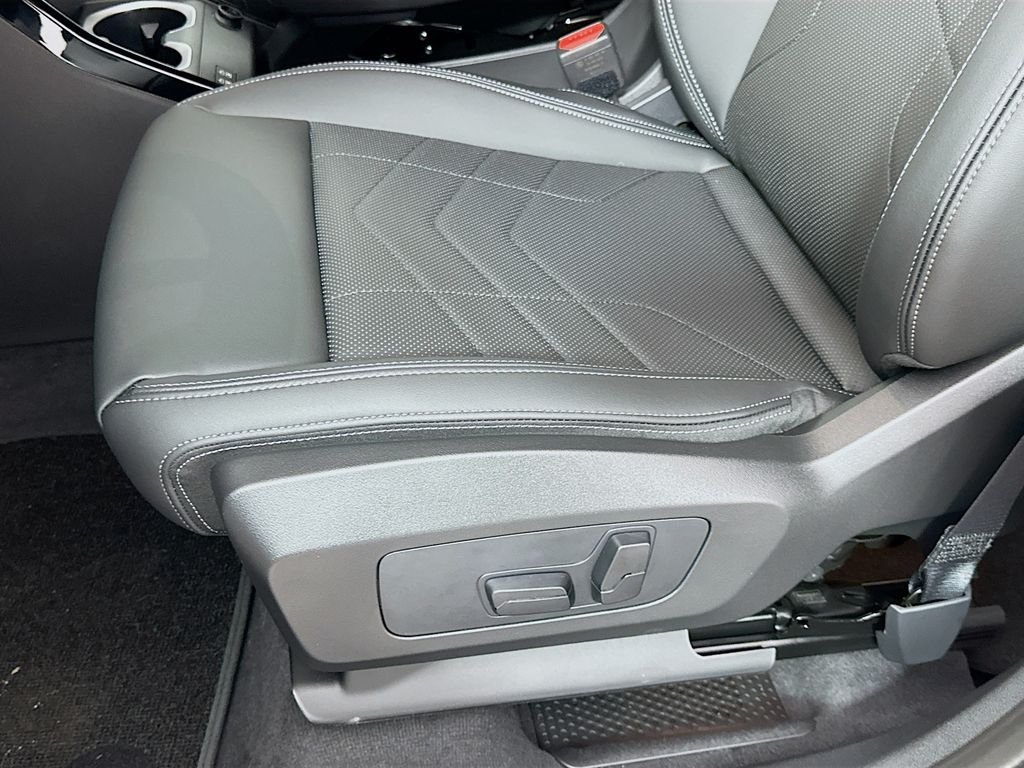 Used 2026 Dune Grey Metallic BMW xDrive28i image 21
