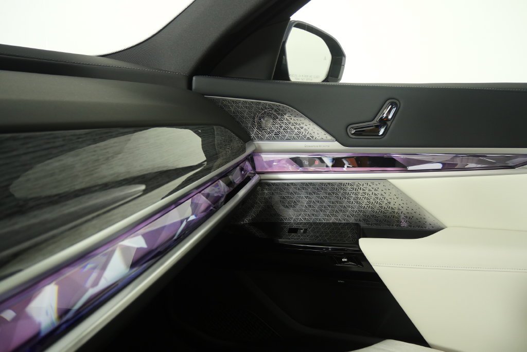 2026 BMW 7 Series 750e - Photo 25