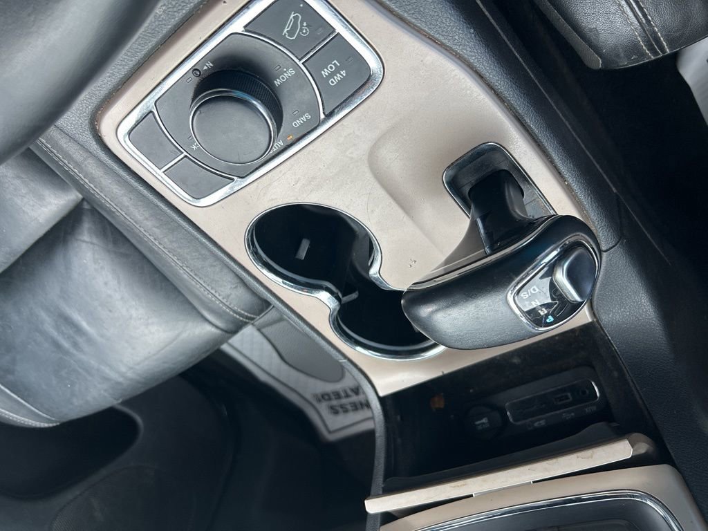 Used 2014  Jeep Limited image 14