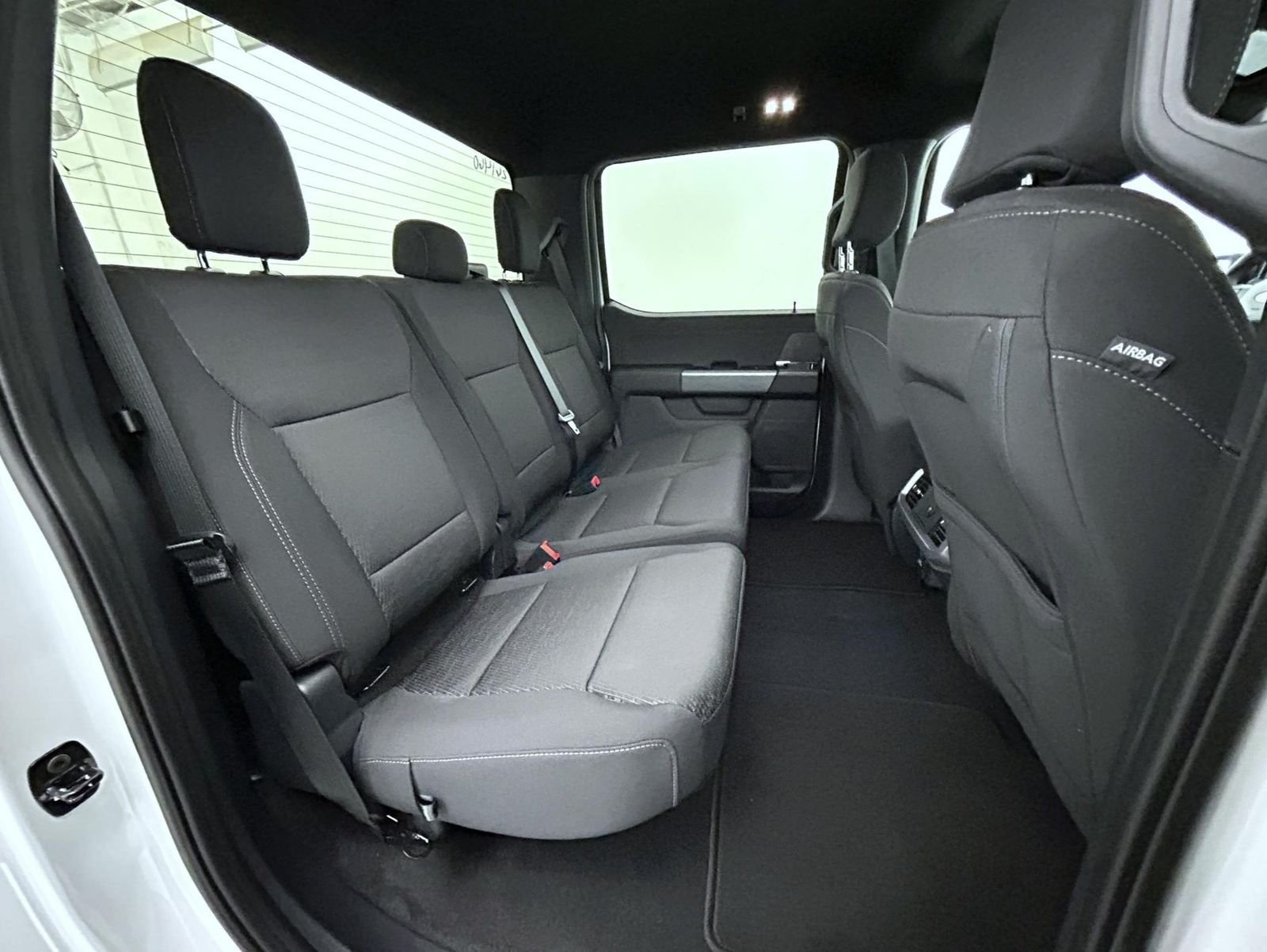 New 2026 Oxford White Ford XLT image 18
