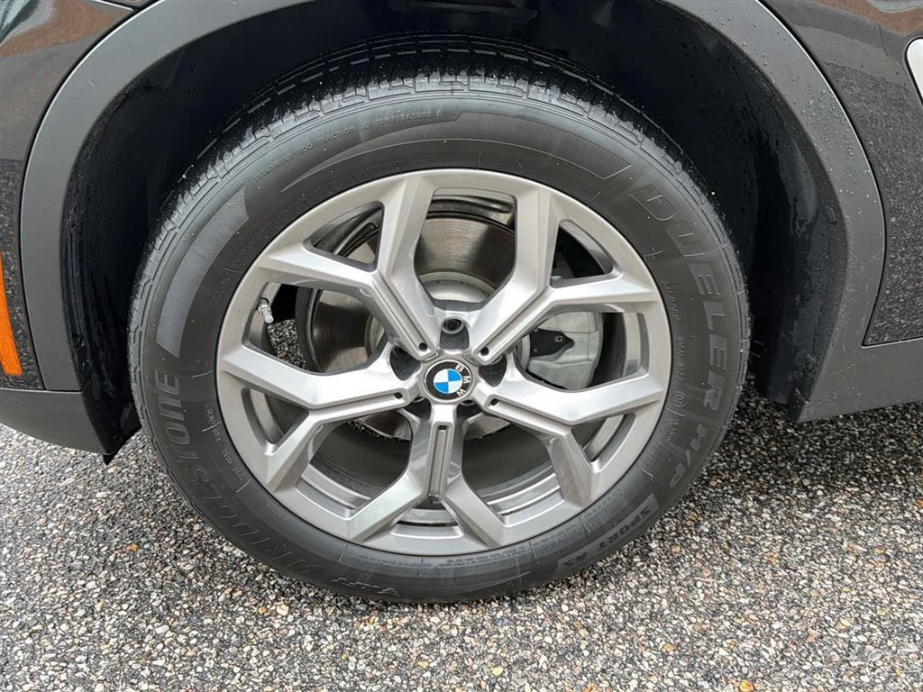 Used 2020 Carbon Black Metallic BMW xDrive30i image 3