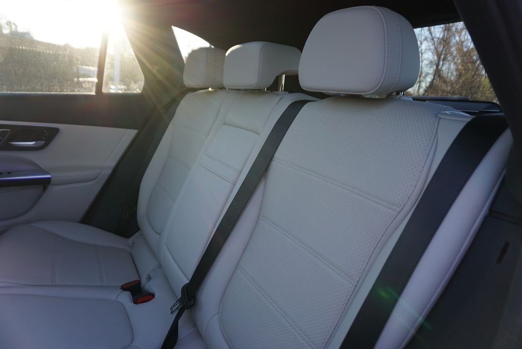 Used 2026 Verde Silver Metallic Mercedes-Benz GLC 300 image 14