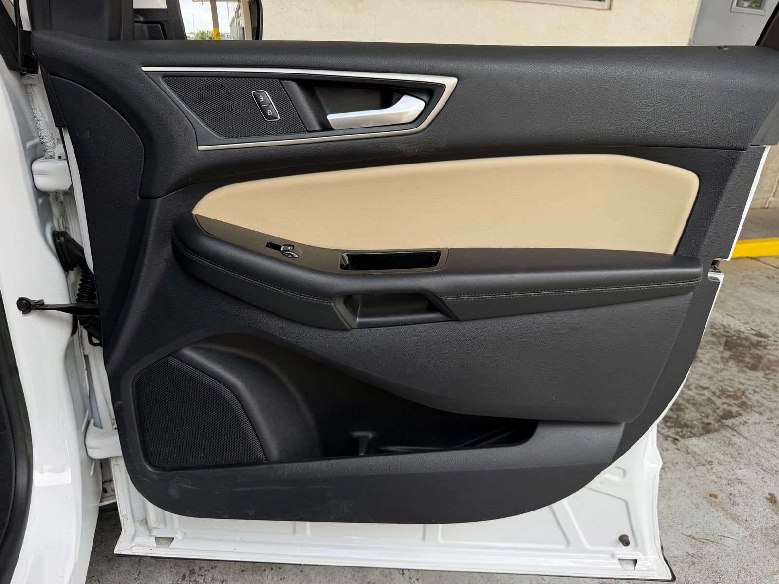 Used 2020 White Ford SEL image 22