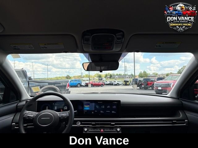 2025 Hyundai Tucson SE - Photo 12