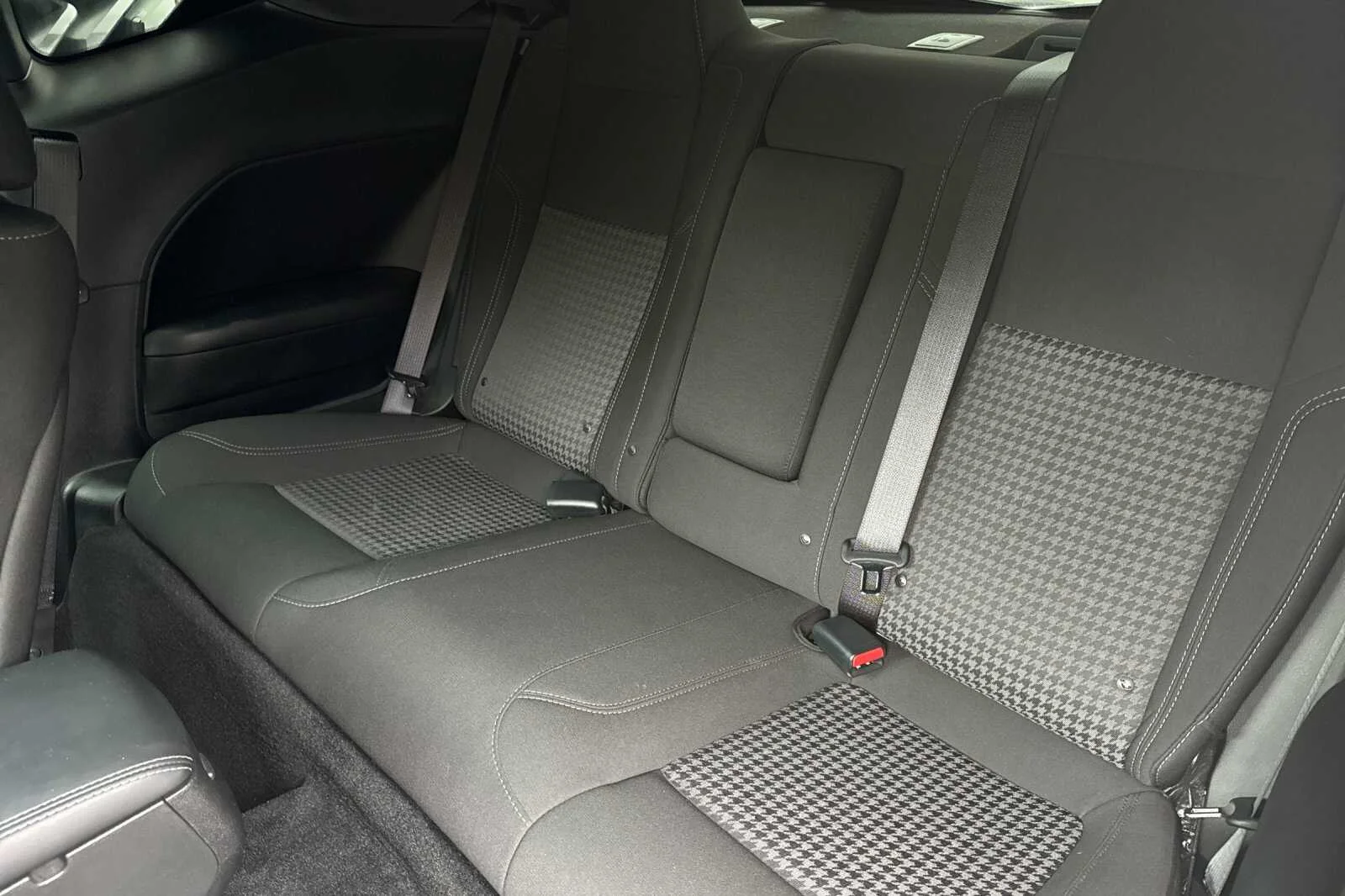 Used 2021 White Dodge SXT image 12