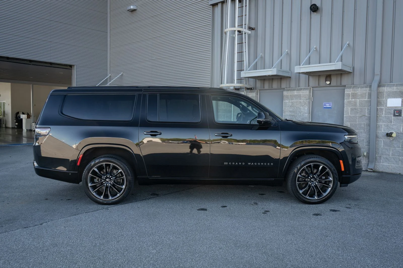 Used 2024 Diamond Black Jeep Series II image 21