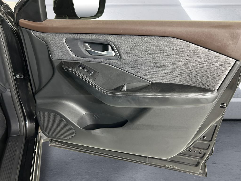 Used 2023 Black Nissan SV image 15