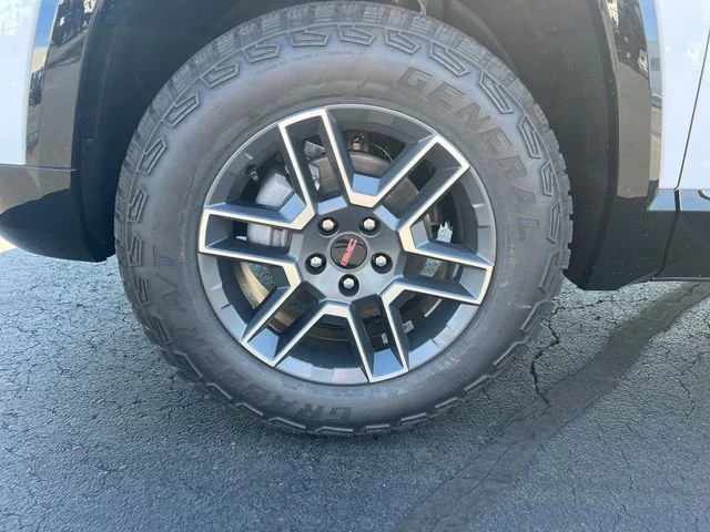 New 2026 Summit White GMC AT4 image 30
