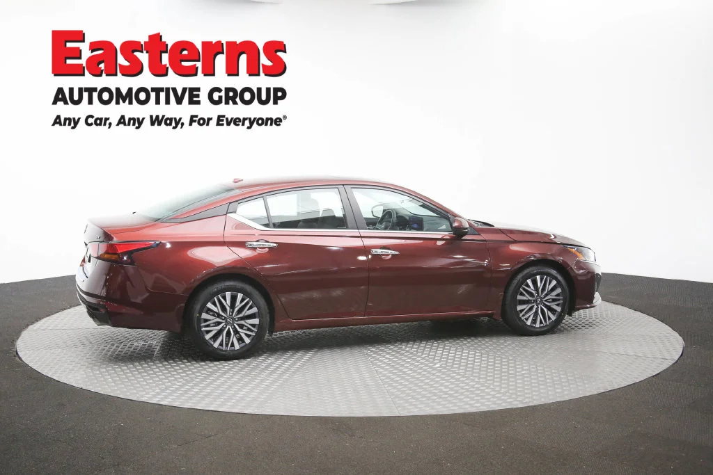 Used 2023 Red Nissan 2.5 SV image 47