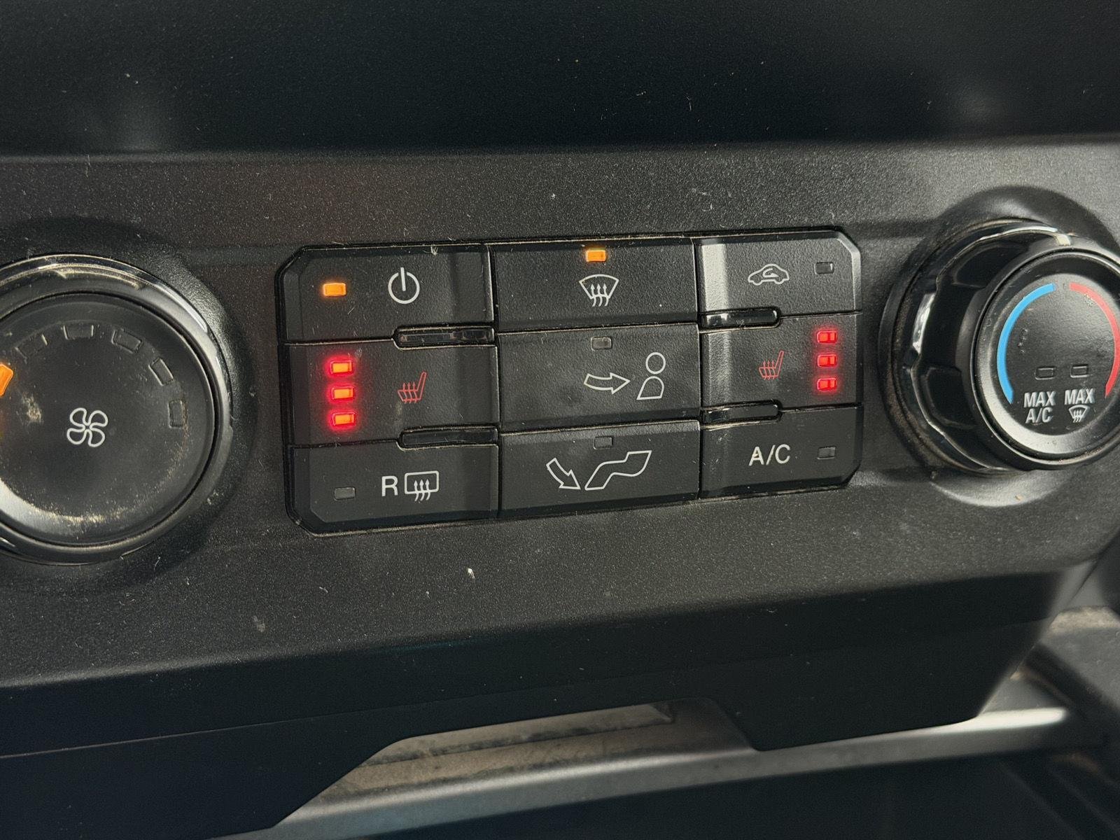 Used 2019 Ruby Red Metallic Tinted Clearcoat/Magnetic Ford XLT image 7