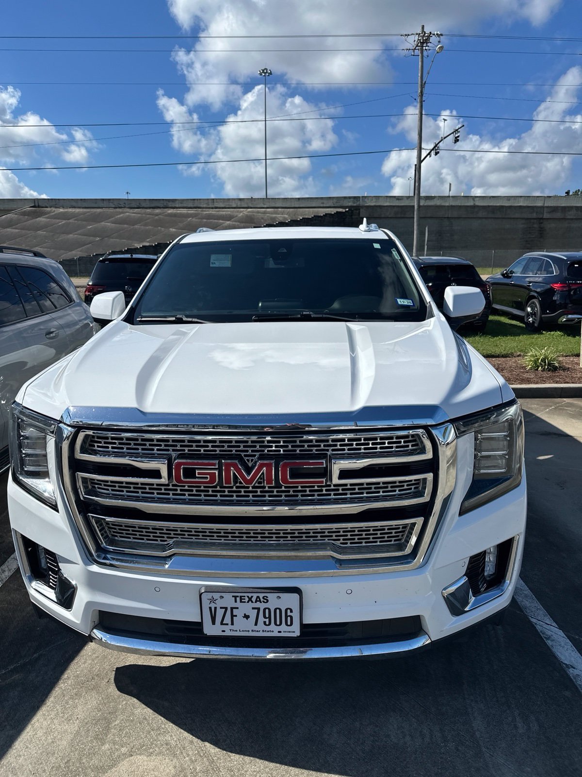 Used 2021 White GMC SLT image 2