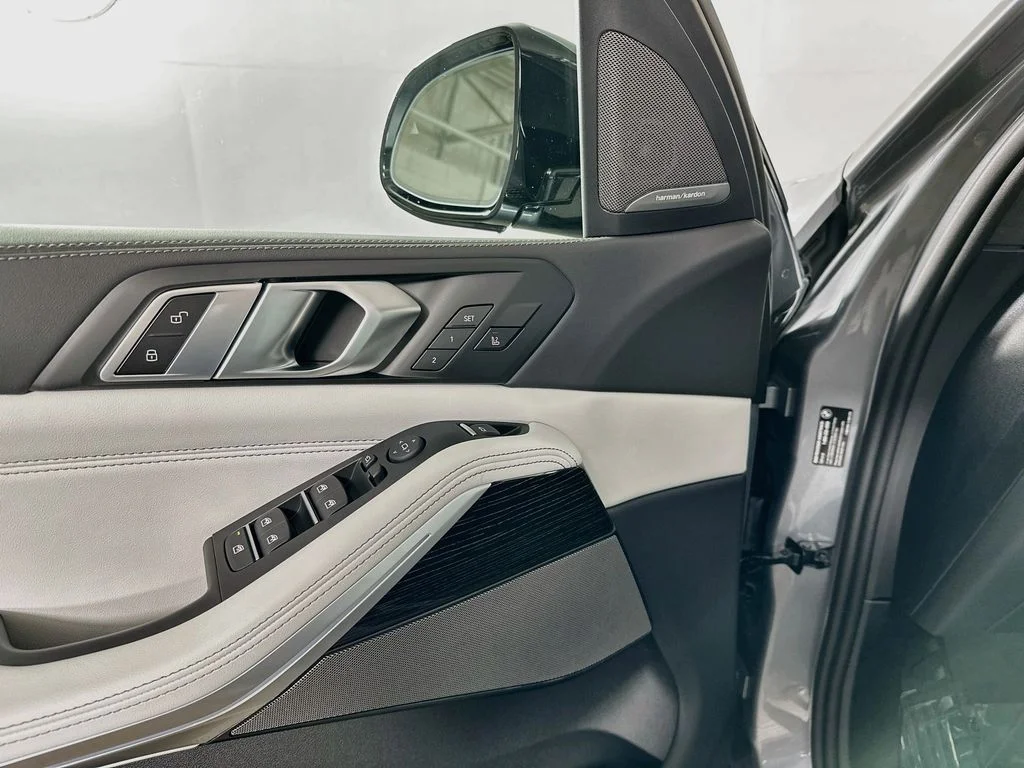 New 2026 Gray Metallic BMW xDrive40i image 23