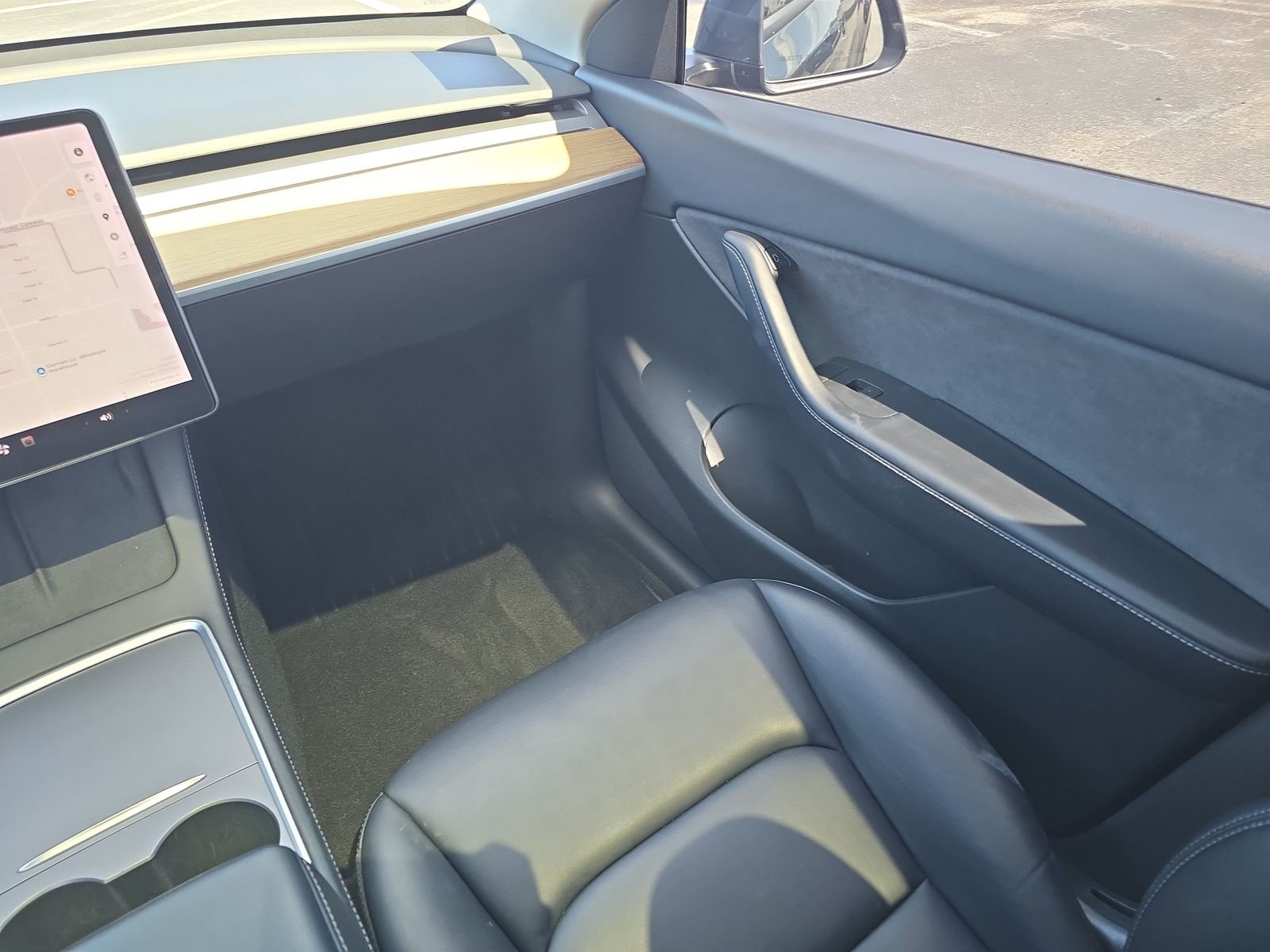 Used 2022  Tesla Performance image 12