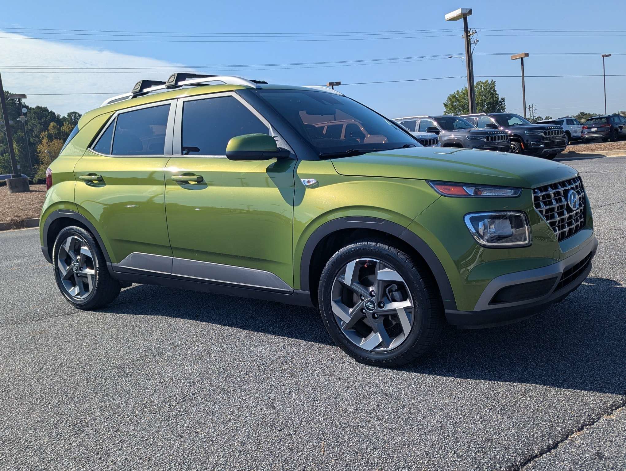 Used 2022 Green Hyundai SEL image 1