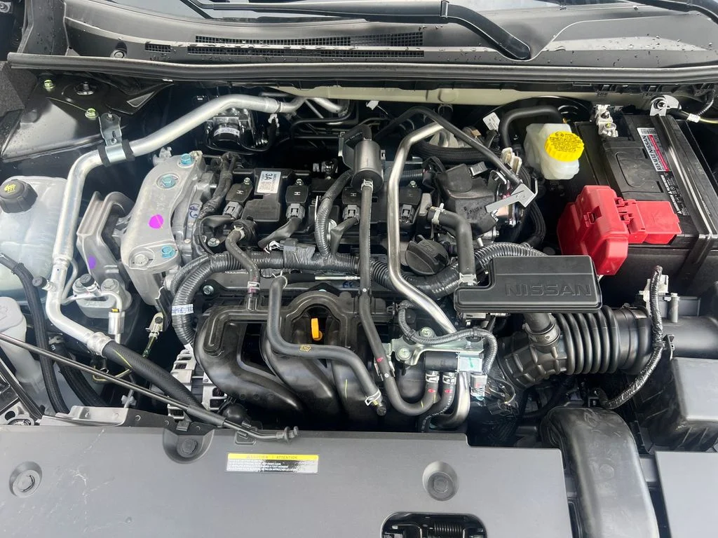 Used 2025 Black Nissan SR image 23