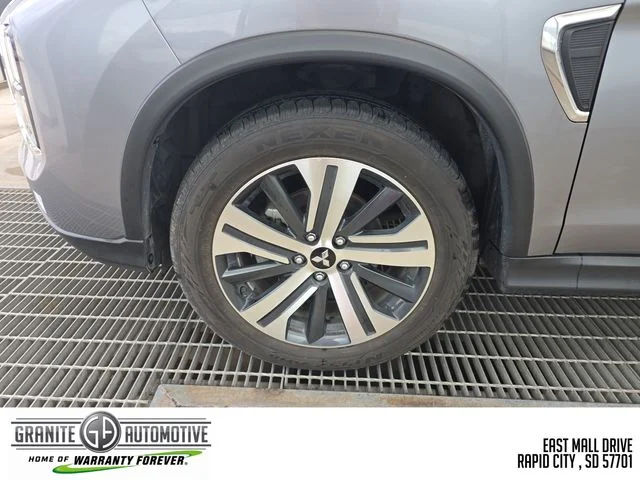 Used 2024 Silver Mitsubishi  image 26
