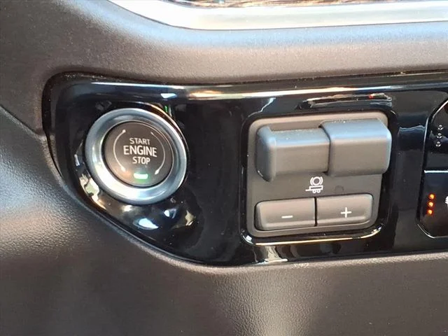Certified Used 2025 Silver GMC Elevation image 10