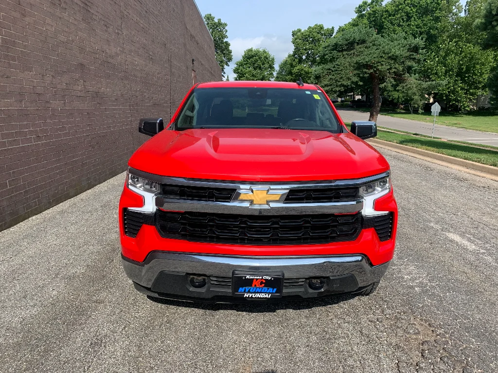 Used 2023 Red Chevrolet LT image 9