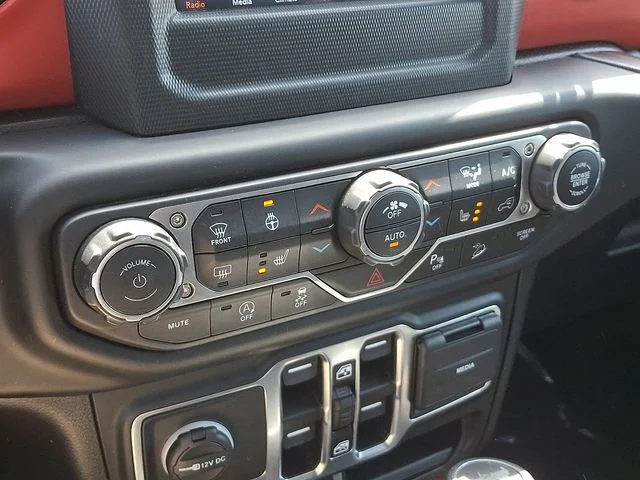 Used 2021 Green Jeep Unlimited Rubicon image 23