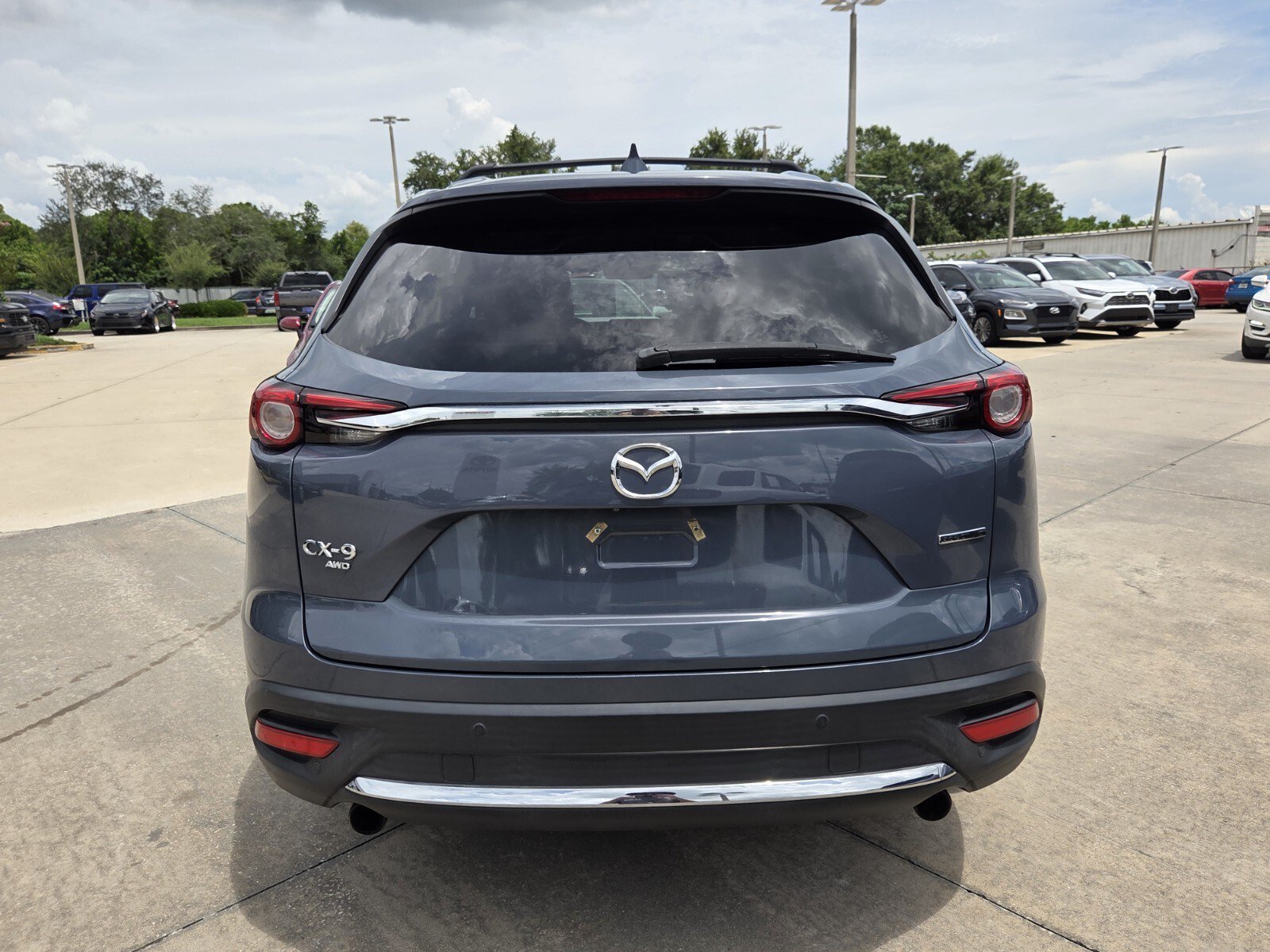 Used 2022 Polymetal Gray Metallic Mazda Carbon Edition image 8