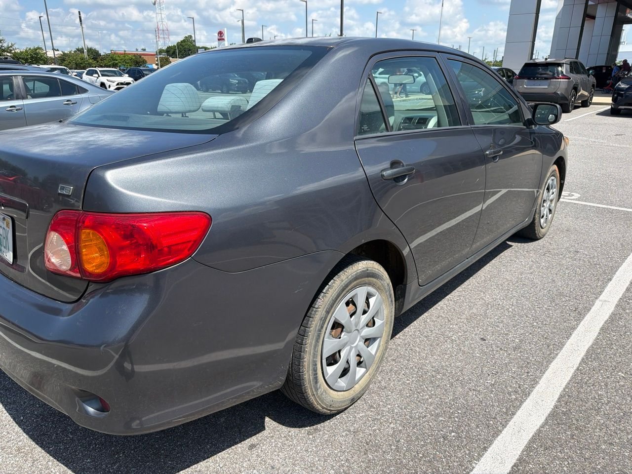 Used 2010 Gray Toyota  image 4