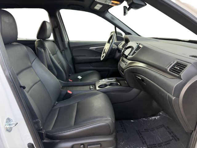 Used 2023 White Honda EX-L image 29