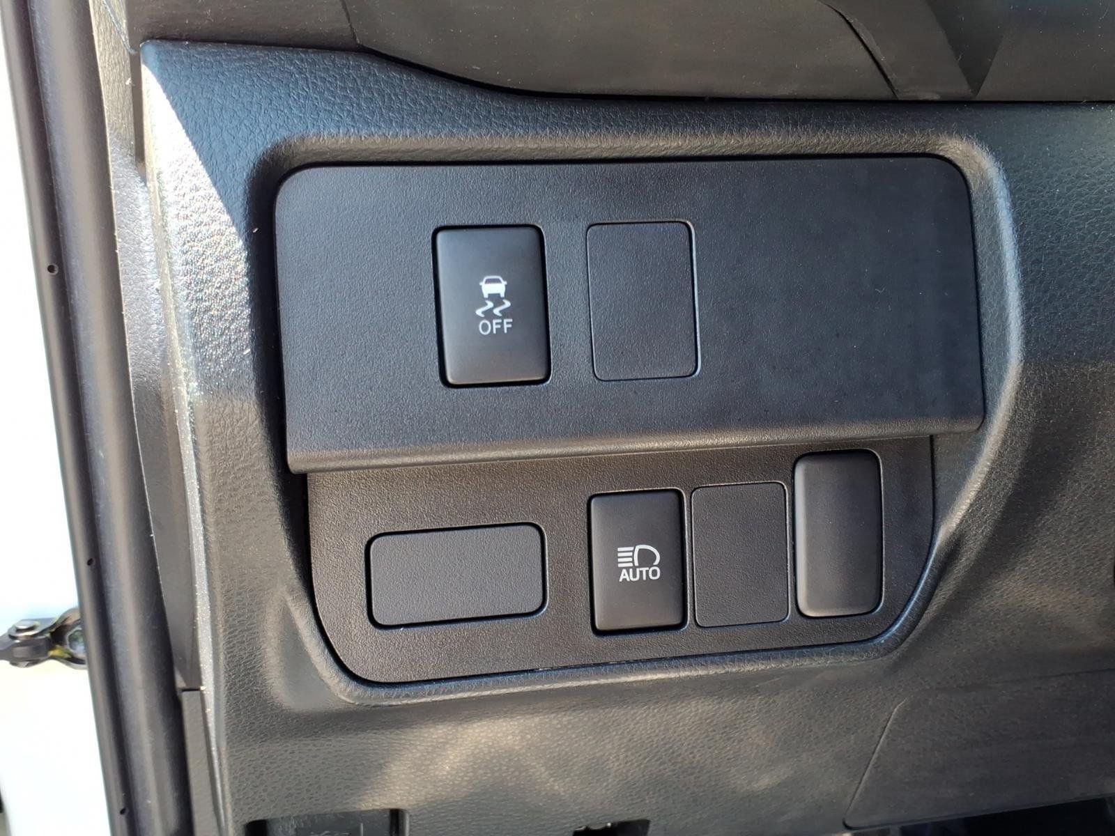 Used 2022 White Toyota SR image 7