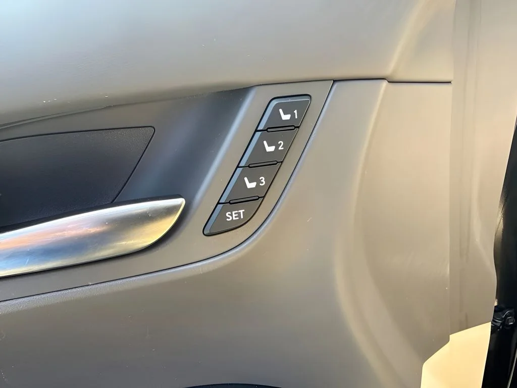 Used 2017 Black Lexus 570 image 11