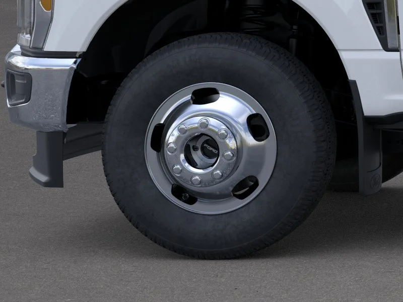 New 2026 Oxford White Ford F-350® XLT image 19