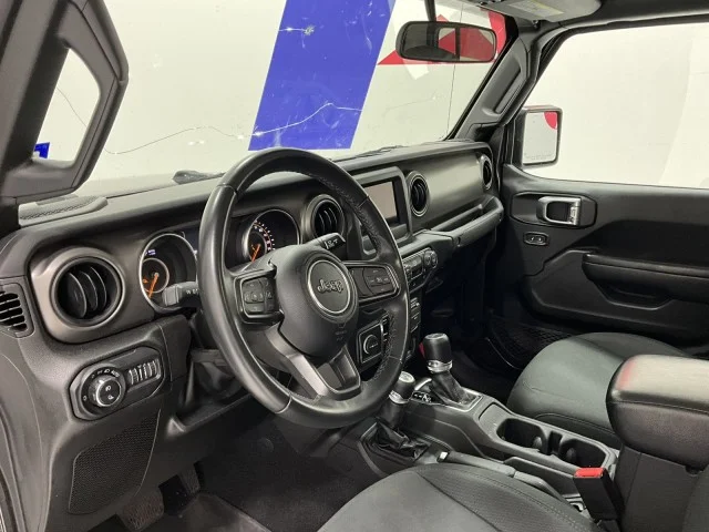 Used 2022  Jeep Willys image 15
