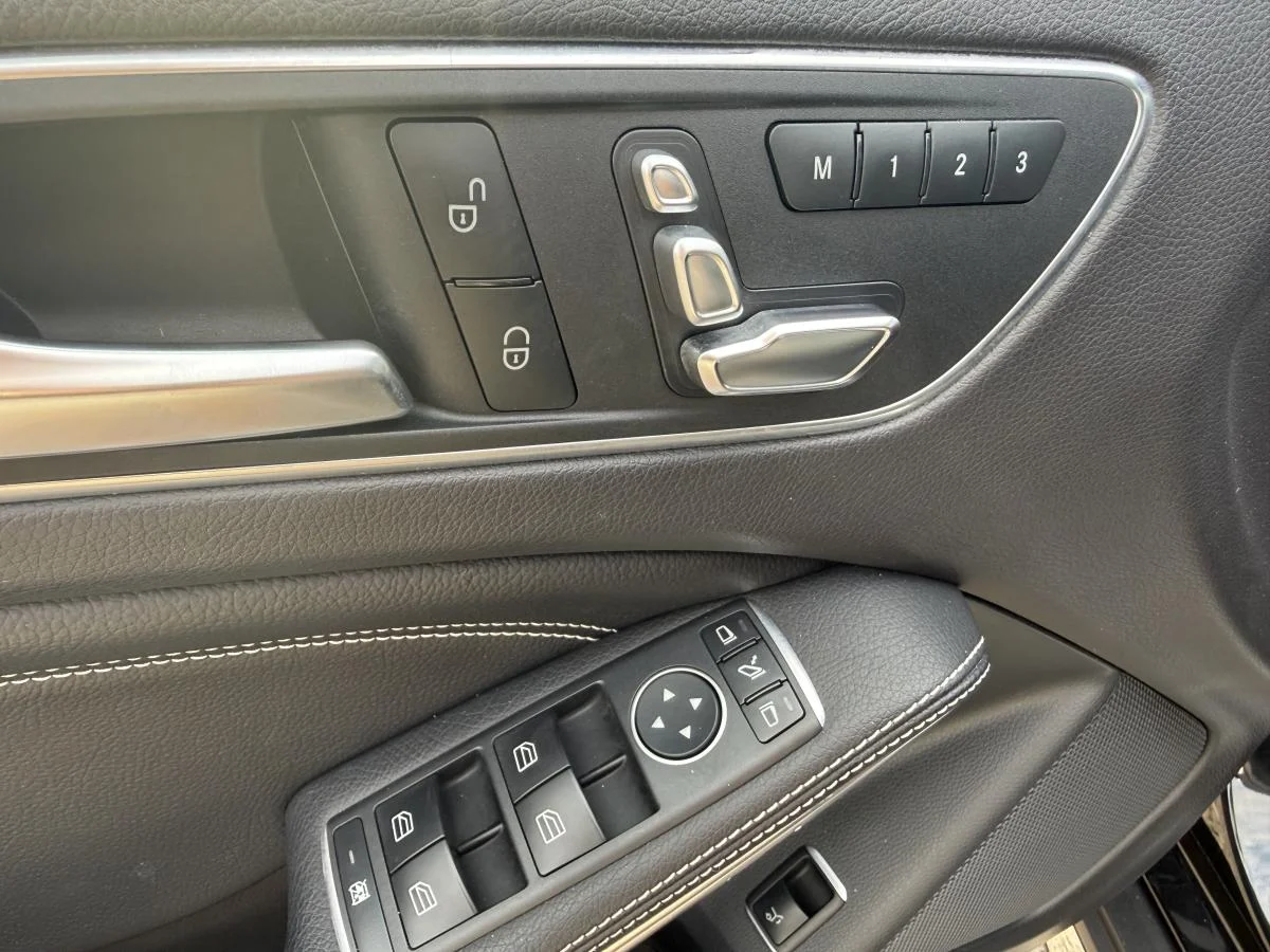Used 2019 Black Mercedes-Benz Gla250 4matic image 14