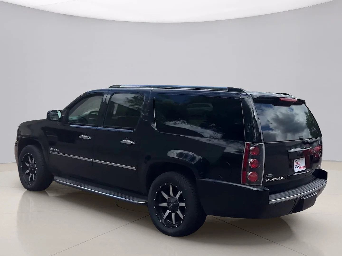 Used 2010 Black Gmc DENALI image 3