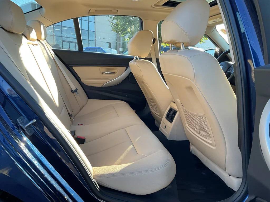 Used 2018 Mediterranean Blue Metallic BMW 320i xDrive image 12