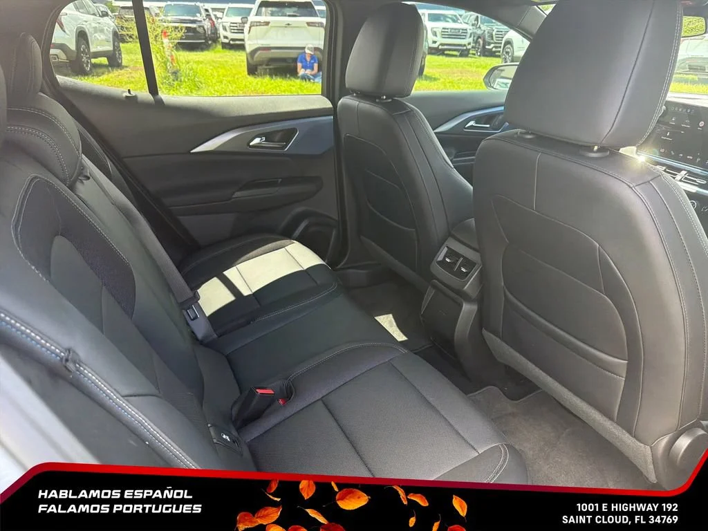 Used 2025 Sterling Gray Metallic Chevrolet LT image 33