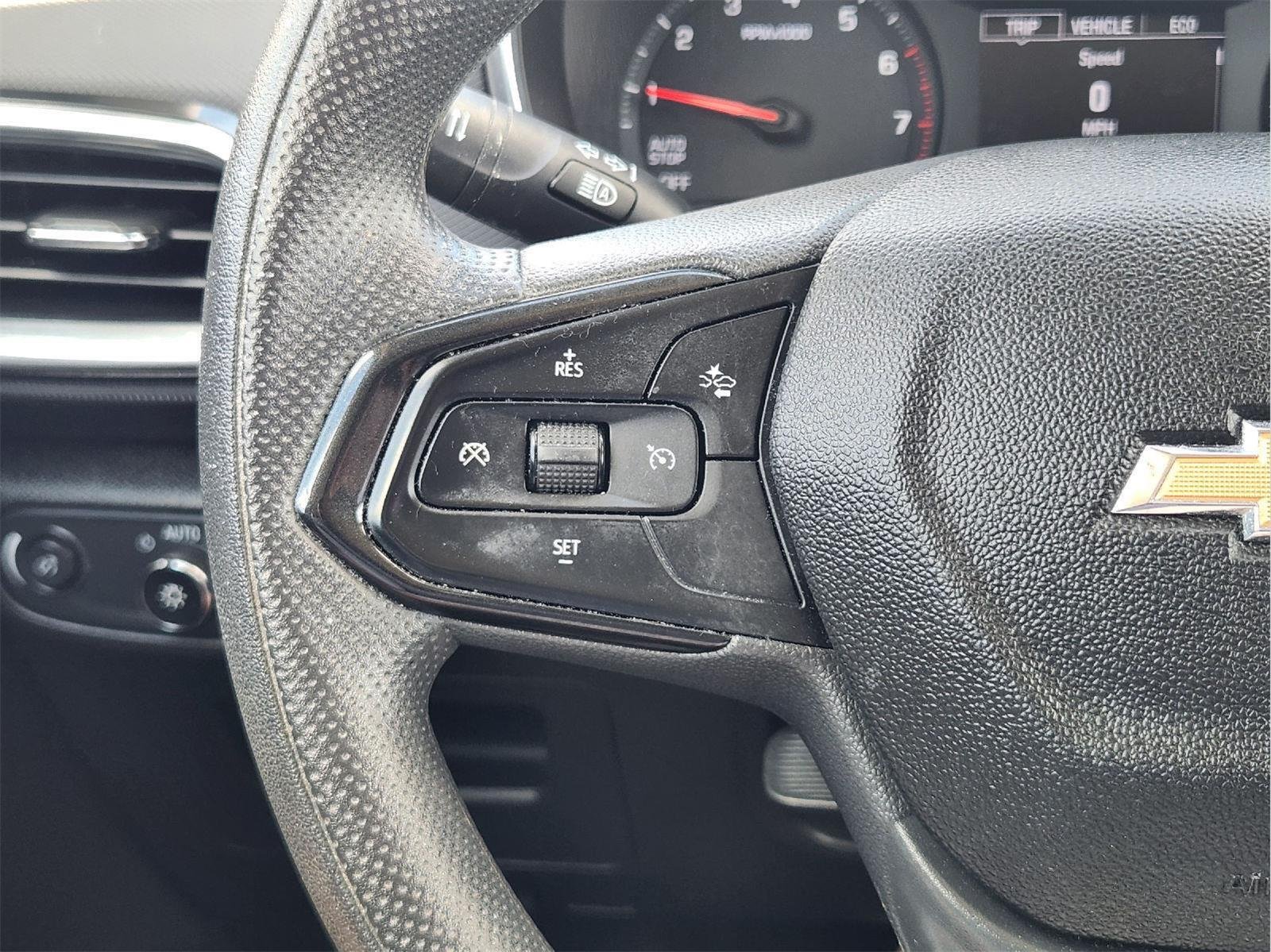 Used 2022 Summit White Chevrolet LT image 27