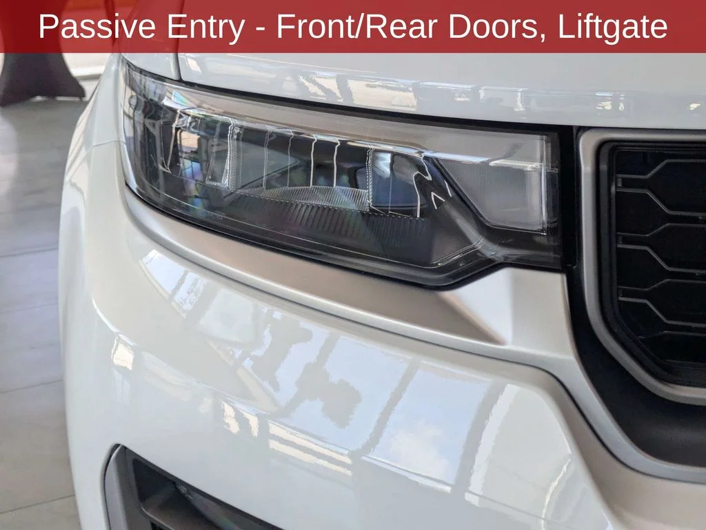 New 2027 Bright White Clear-Coat Paint Jeep Limited image 12