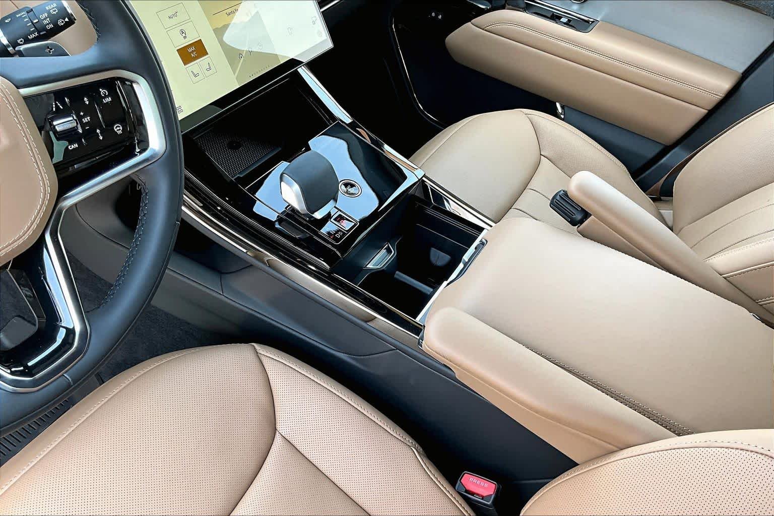 New 2026 Varesine Blue Land Rover SE image 7