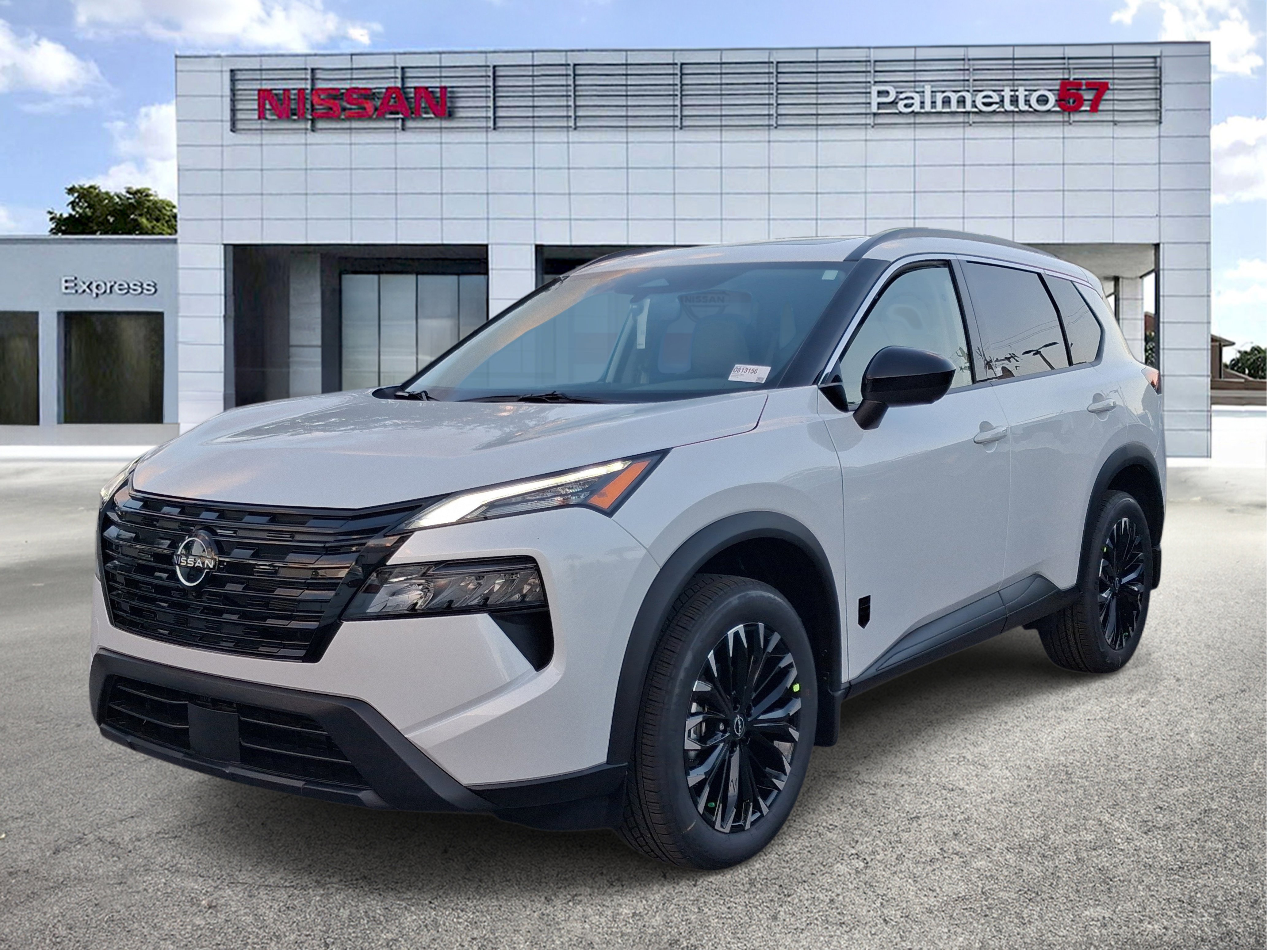 New 2026 Everest White Pearl TriCoat Nissan Dark Armor image 3