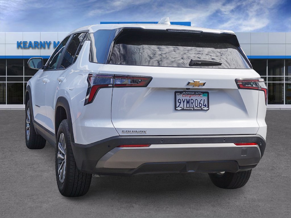 Used 2026 Summit White Chevrolet LT image 4