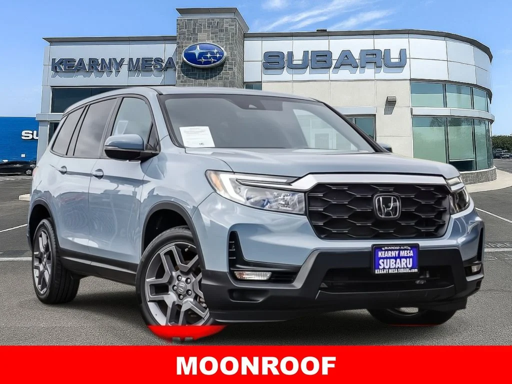Used 2023  Honda EX-L image 1